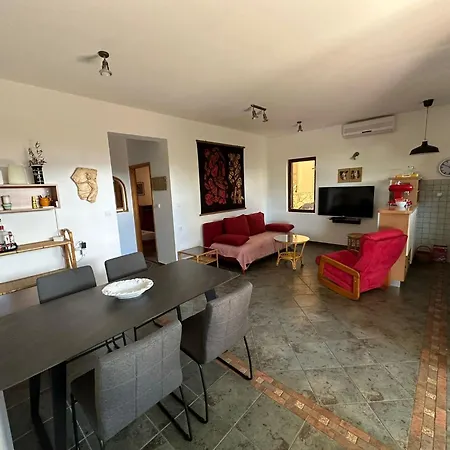 Apartment Ivna *